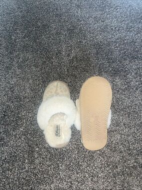 Deluxe Cozy Shearling-Lined Beige Women's Slippers